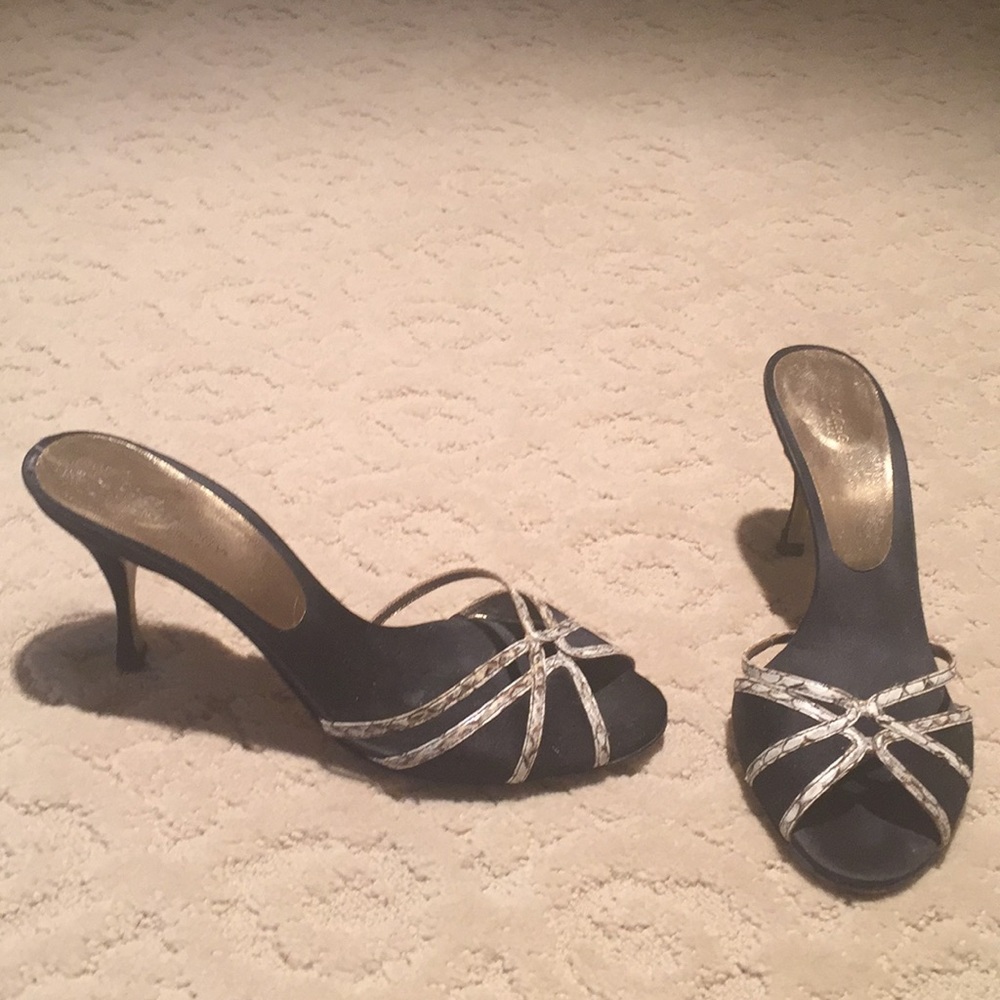 Dolce & Gabbana opened toed sandal black snakeskin